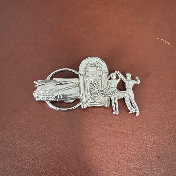 Vintage Jukebox dancers car Brooch Music Pin silver tone nostalgic hat lapel - Picture 3 of 3